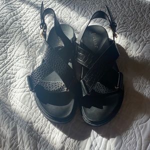 Croc print Billini sandals! 8.5 and in great condition! Super cute!!